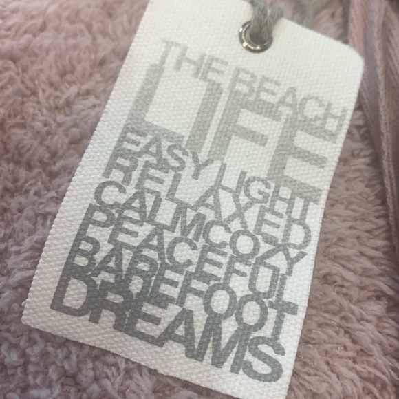 Barefoot Dreams faded rose blanket - Picture 4 of 6